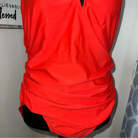 New with tag Nicole Miller Women's V Wire Shirred Bandeau One Piece - Picture 3 of 10